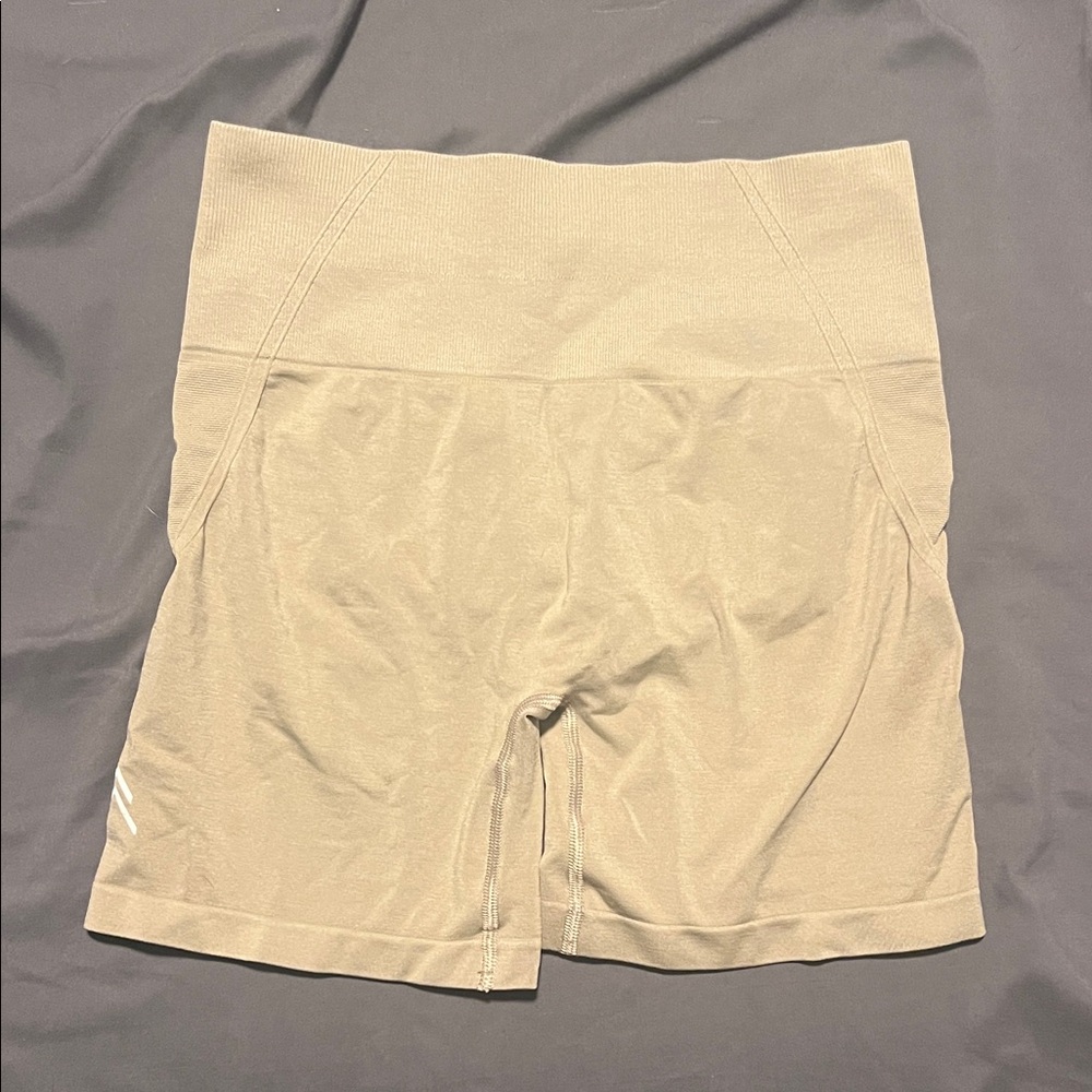 Oner Active High-Waist Bike Shorts in Taupe